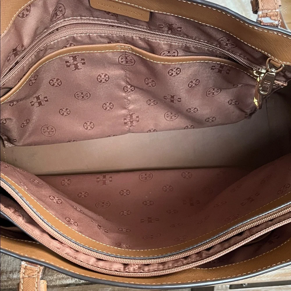 Tory Burch York Buckle Tote - Picture 15 of 15